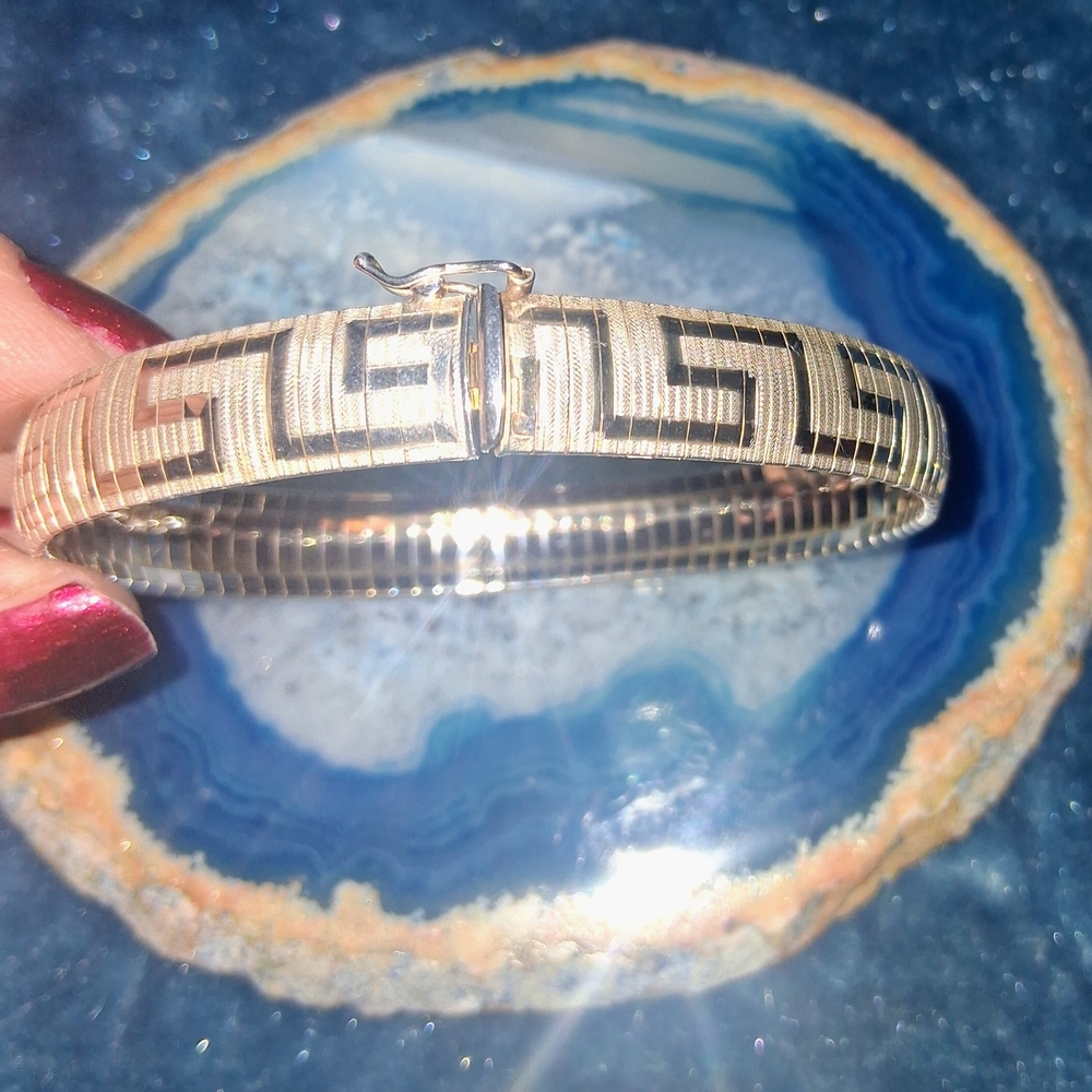 Stylish Silver Geometric Bracelet - image 4